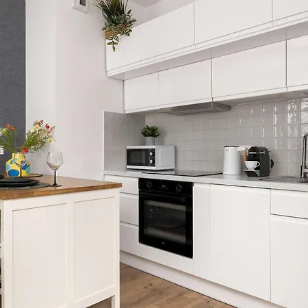 Stylish With Parking Near Spodek Arena By Renters Apartment Katowice