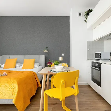 Stylish With Parking Near Spodek Arena By Renters شقة *