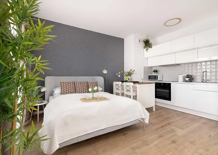 Stylish With Parking Near Spodek Arena By Renters Apartament *